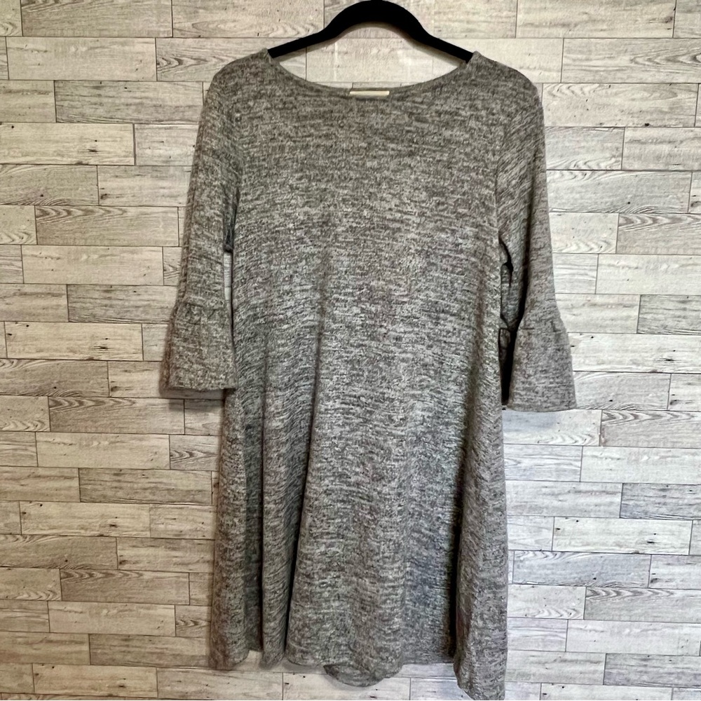 Monteau‎ Gray Dress XL - with Bell Sleeves (made w/Polyester/Spandex) Stretches